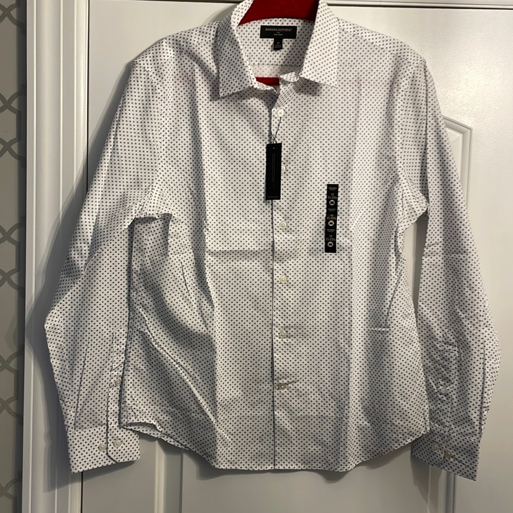 Banana republic untucked Dress shirt - Size Medium 15-15.5